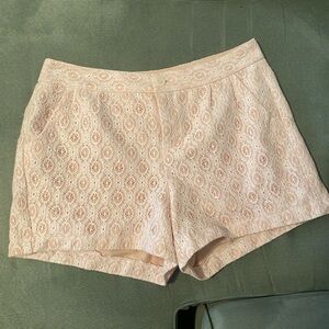 Lauren Conrad Women’s Shorts Size 6 White Lace with Tan Lining EUC, 13” length